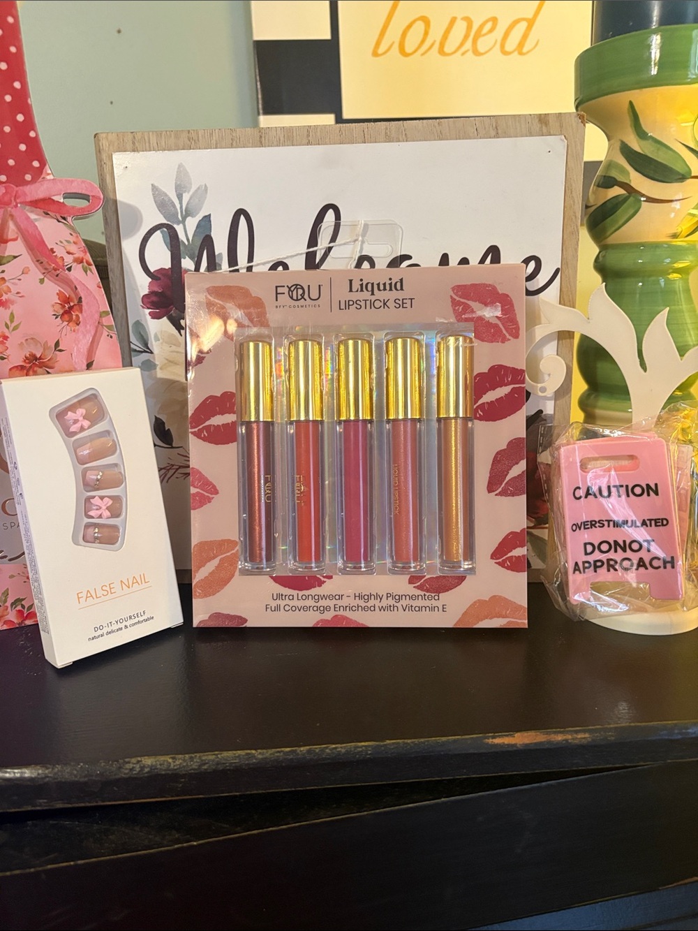 Liquid Lipstick Set – 6-Piece Neutral & Pink,Nails,& hair clip